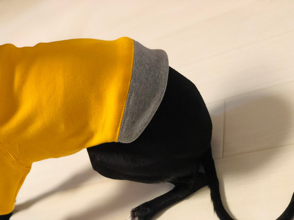 "A.M.10:00" T-Shirt -YELLOW