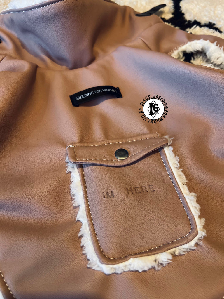 ”Stand-by(BFW?)” I'm Here Air tag Pocket Fake Leather Vest - LIGHT PINK