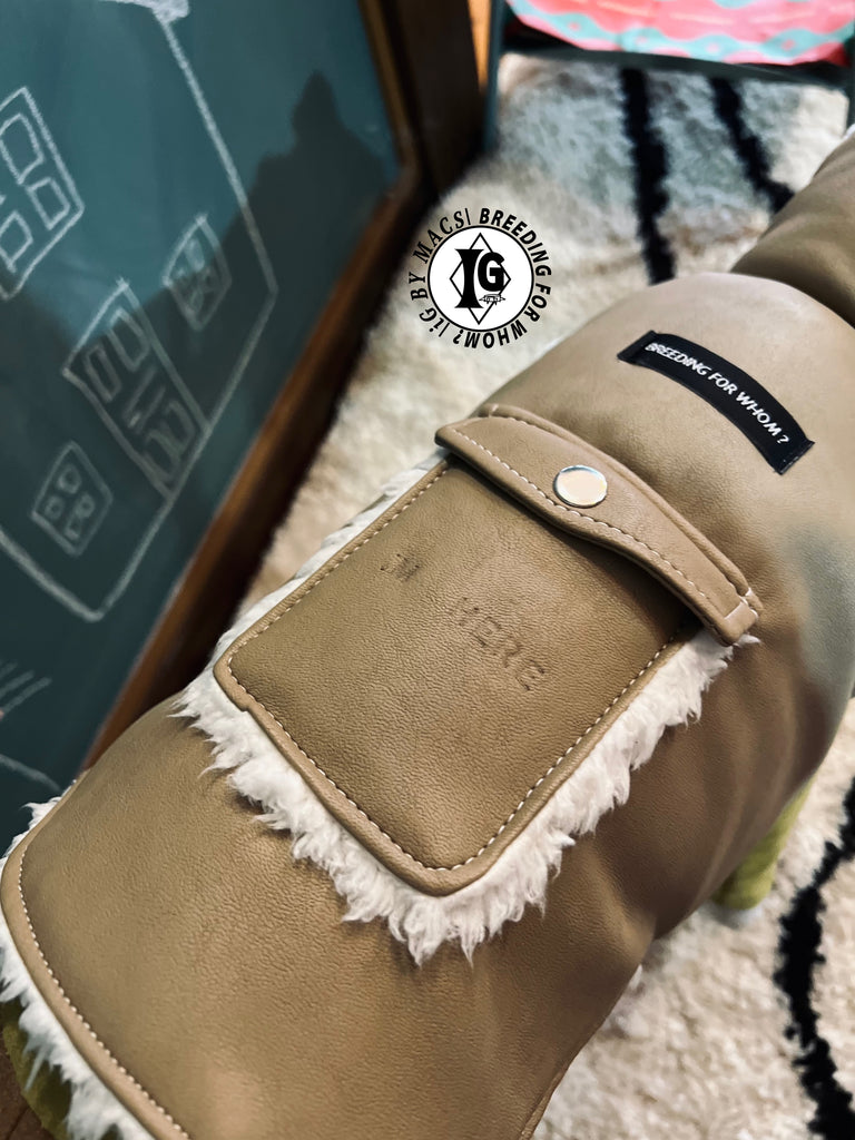 ”Stand-by(BFW?)” I'm Here Air tag Pocket Fake Leather Vest - LIGHT BROWN