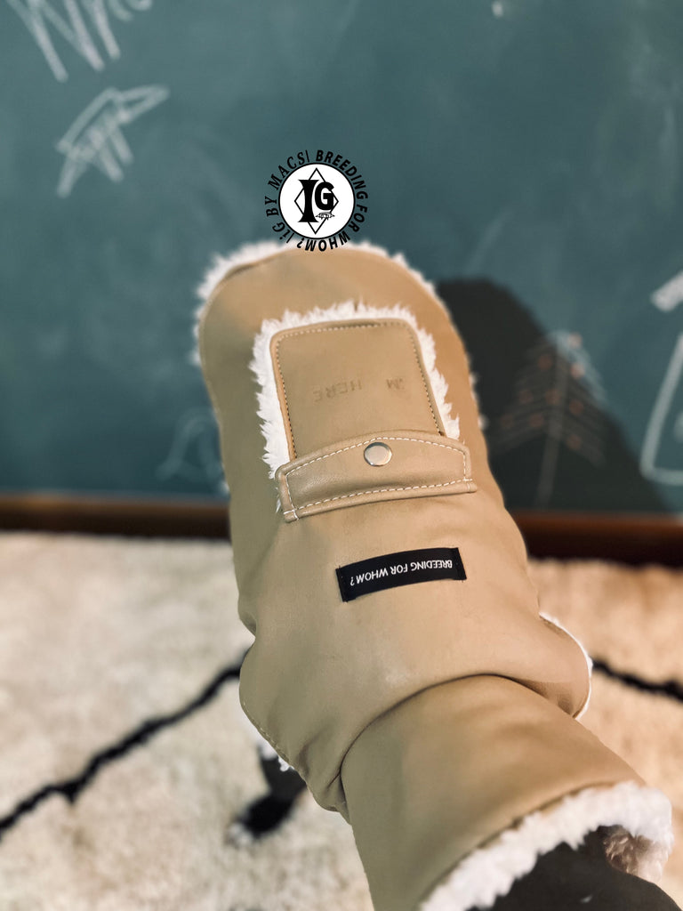 ”Stand-by(BFW?)” I'm Here Air tag Pocket Fake Leather Vest - LIGHT BROWN