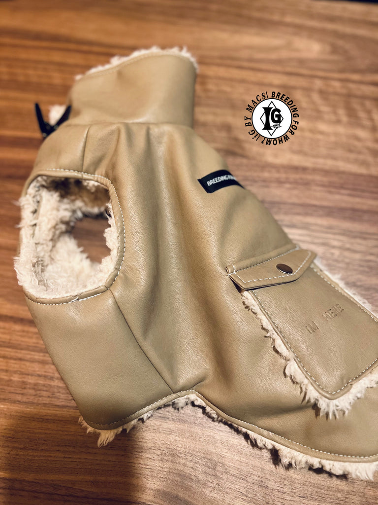 ”Stand-by(BFW?)” I'm Here Air tag Pocket Fake Leather Vest - LIGHT BROWN