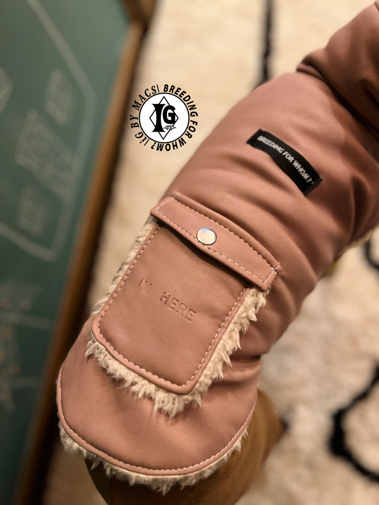 ”Stand-by(BFW?)” I'm Here Air tag Pocket Fake Leather Vest - LIGHT PINK
