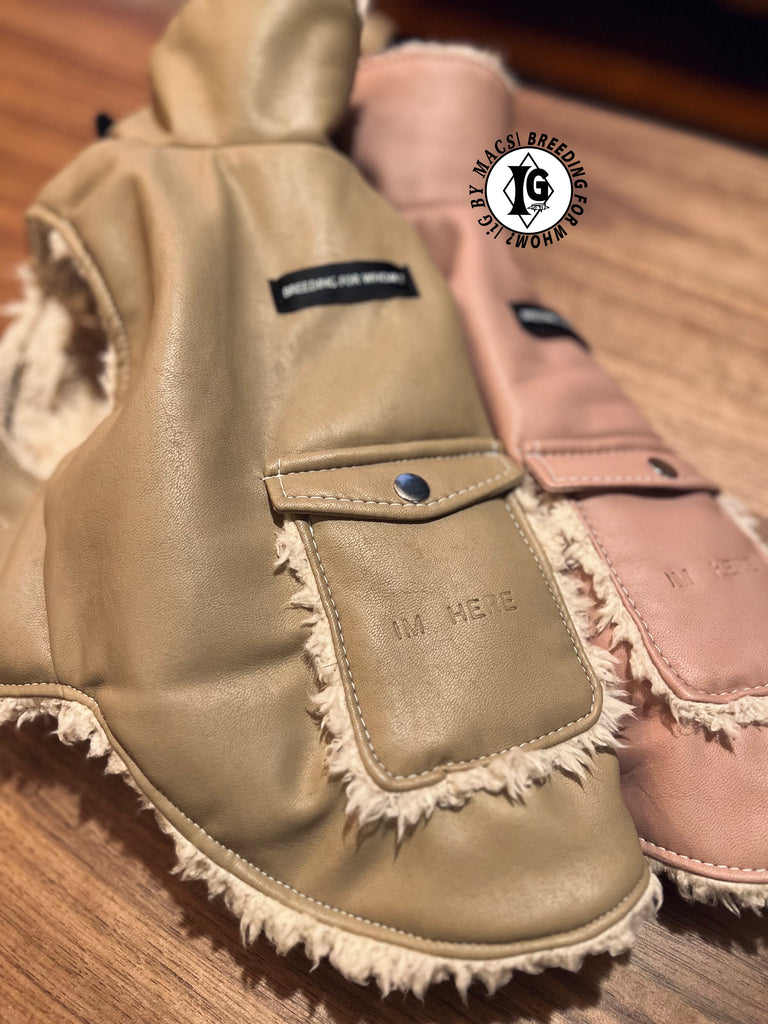 ”Stand-by(BFW?)” I'm Here Air tag Pocket Fake Leather Vest - LIGHT PINK