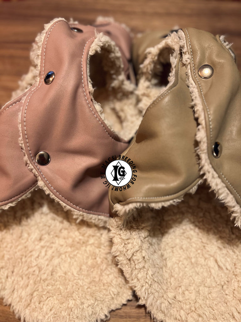 ”Stand-by(BFW?)” I'm Here Air tag Pocket Fake Leather Vest - LIGHT PINK