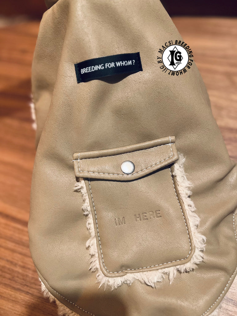 ”Stand-by(BFW?)” I'm Here Air tag Pocket Fake Leather Vest - LIGHT BROWN